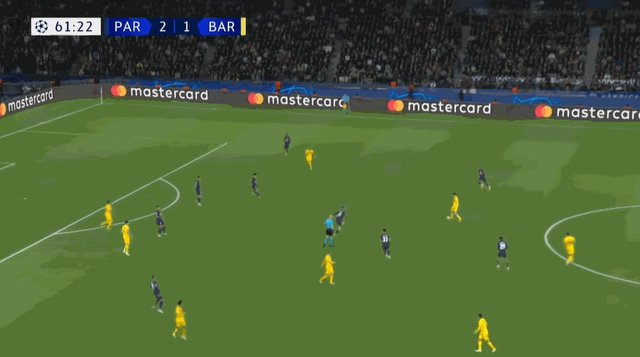 开云体育-左右开弓梅开二度，拉菲尼亚能带巴萨走得更远