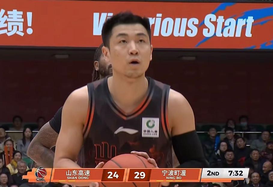 开云-山东男篮24分大胜，高诗岩单节15分，鲍威尔29+8陈林坚12分！