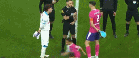 开云官网-90分钟战报：马赛2-2图卢兹双方进入点球大战，格林伍德点射