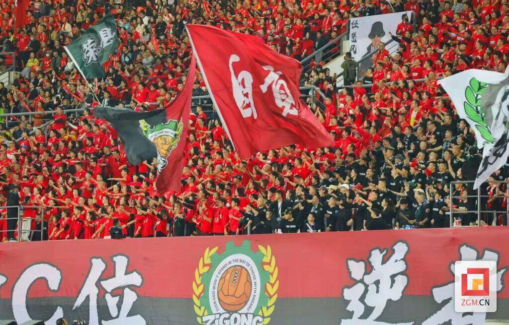 开云下载-鏖战在即，自贡队何以笑傲川超？快来聊聊——