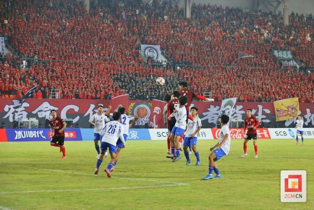 开云下载-鏖战在即，自贡队何以笑傲川超？快来聊聊——