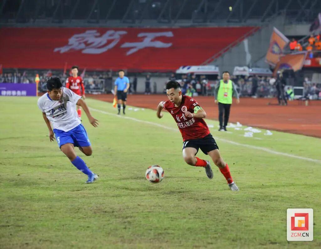 开云下载-鏖战在即，自贡队何以笑傲川超？快来聊聊——