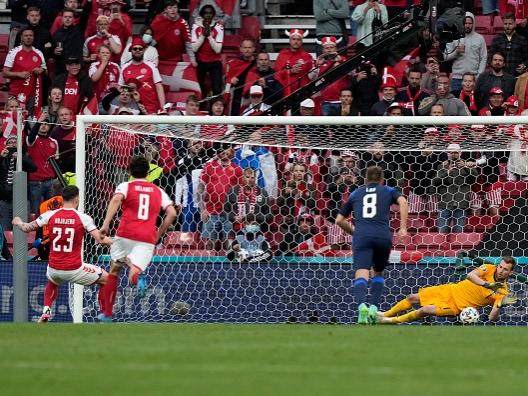 开云体育-前一击制胜，后扑点零封，芬兰首胜谢两大药厂战将